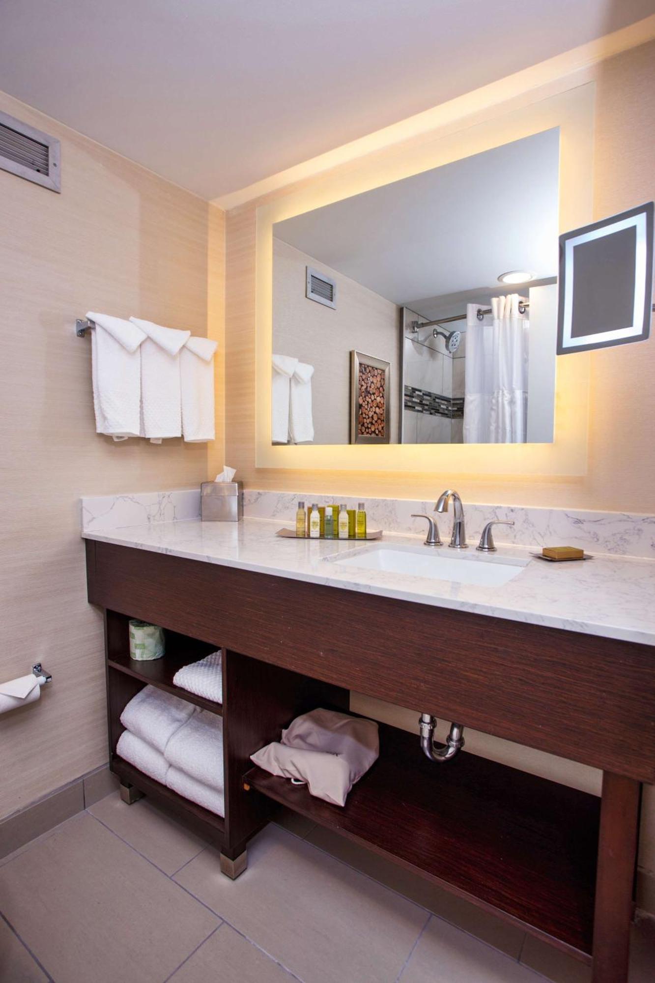 Doubletree By Hilton Neenah Dış mekan fotoğraf