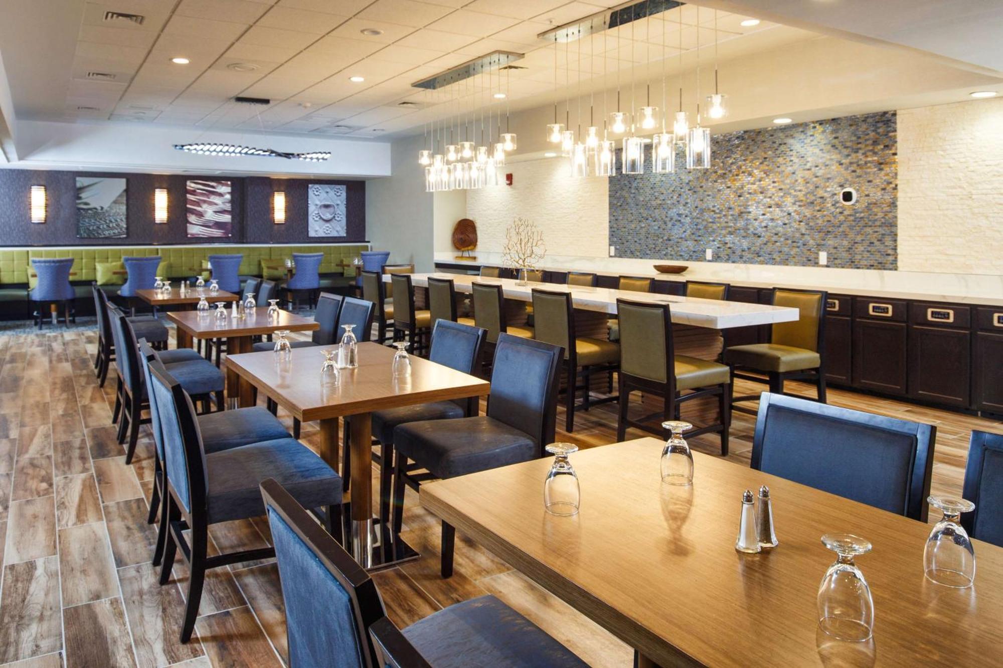 Doubletree By Hilton Neenah Dış mekan fotoğraf